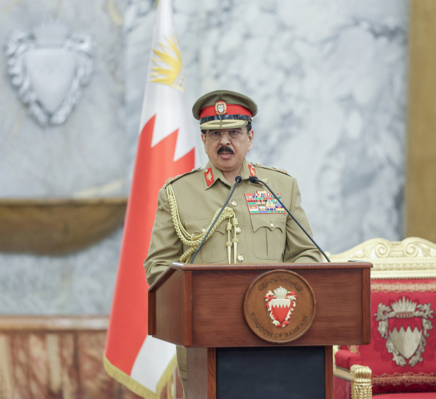 <p>Above, His Majesty addresses senior officials during the meeting.</p>